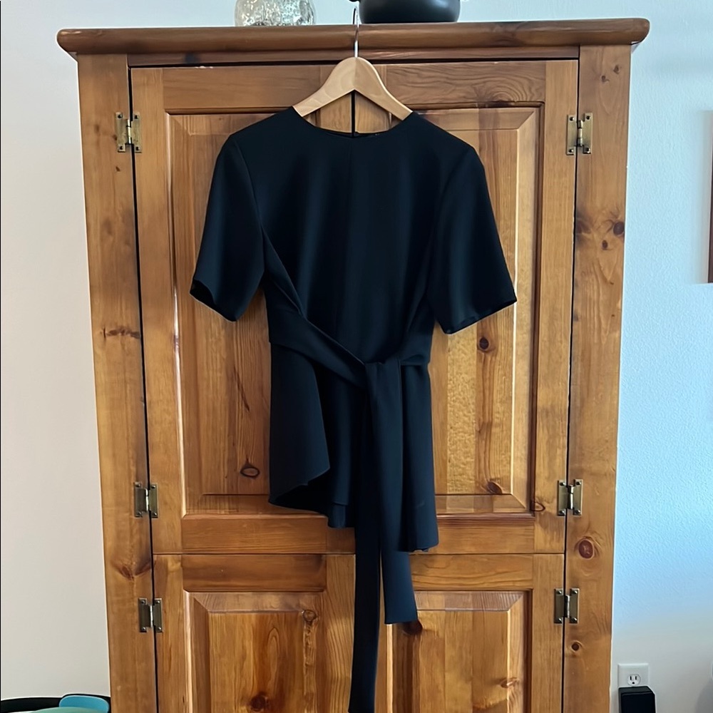 Elegant Black Short Sleeve Top with Tie Waist